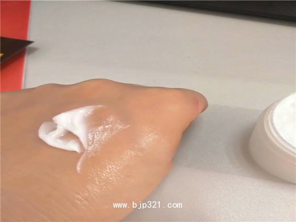 防凍止裂護(hù)膚霜